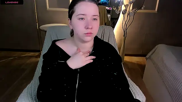 Selena Muse online show from November 14, 2025, 5:39 am