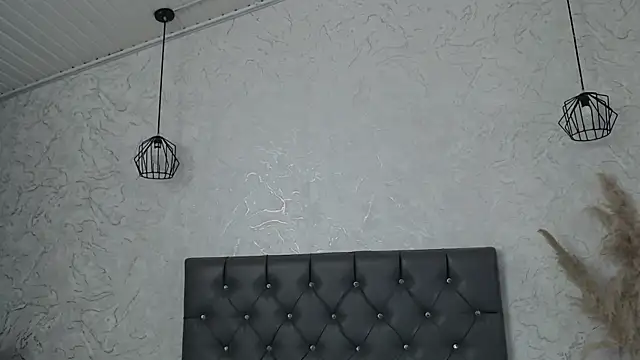 Sabriinaa Foxx online show from April 13, 2026, 1:05 pm