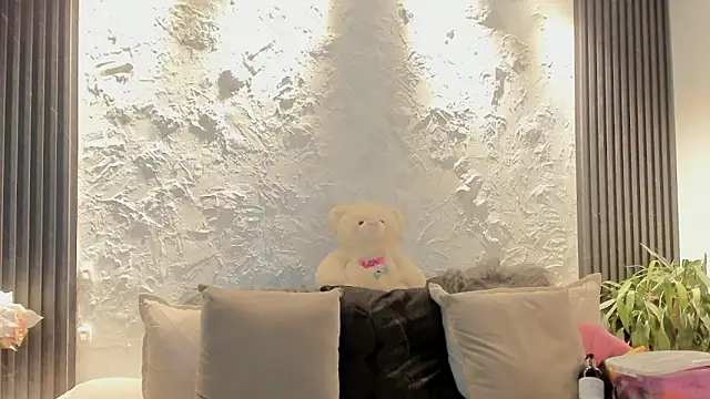 joselin rouse online show from April 13, 2026, 12:32 pm