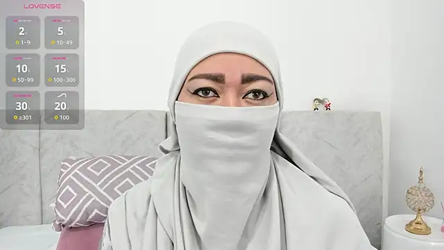 Snapshot of Jadiya_ chatting on October 9, 2025, 12:03 pm Jadiya  online show from October 9, 2025, 12:03 pm