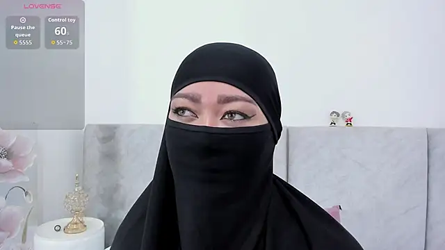 Snapshot of Jadiya_ chatting on October 14, 2025, 12:17 pm Jadiya  online show from October 14, 2025, 12:17 pm