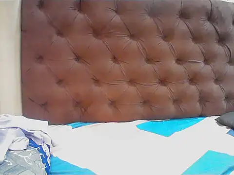 Snapshot of short_girl_ chatting on October 15, 2025, 4:29 pm short girl  online show from October 15, 2025, 4:29 pm