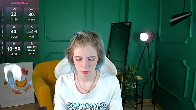 MorgyAsuna  online show from October 15, 2025, 1:33 pm