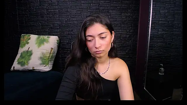Snapshot of Lizzie_Collin chatting on October 21, 2025, 1:56 pm Lizzie Collin online show from October 21, 2025, 1:56 pm