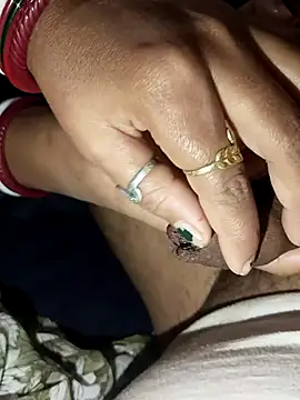 Snapshot of monarani5986 chatting on November 10, 2025, 4:17 pm monarani5986 online show from November 10, 2025, 4:17 pm