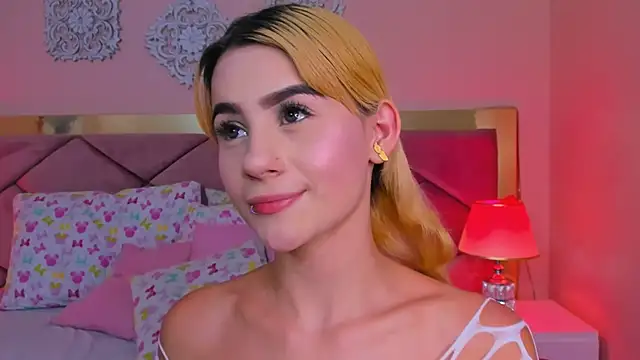 ChloeLaurentt online show from March 11, 2026, 8:37 pm