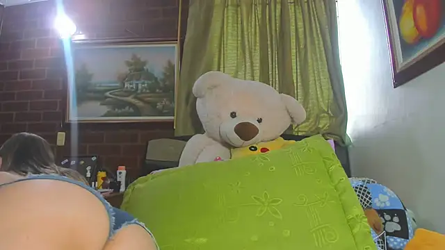 LatinaMature  online show from March 15, 2026, 12:11 pm