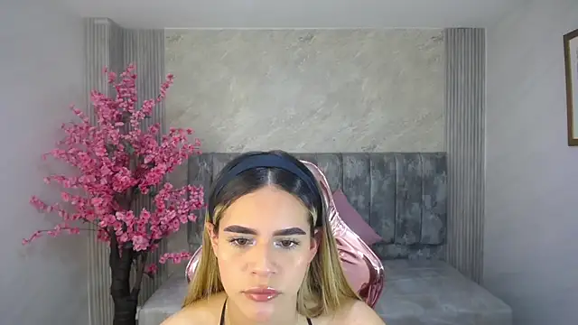 lilith4 s online show from October 11, 2025, 8:29 pm