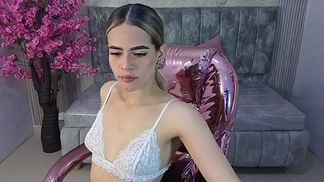 lilith4 s online show from November 7, 2025, 8:20 pm