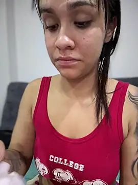 Isabella-Teen online show from December 1, 2025, 1:54 am