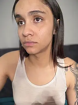 Isabella-Teen online show from February 3, 2026, 2:53 am