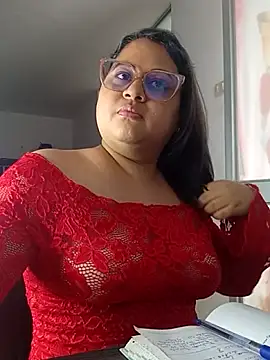 Chiki hot92 online show from November 4, 2025, 7:35 pm