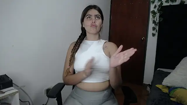 Snapshot of isabel_09 chatting on October 17, 2025, 3:36 pm isabel 09 online show from October 17, 2025, 3:36 pm