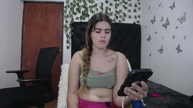 Snapshot of isabel_09 chatting on October 24, 2025, 3:41 pm isabel 09 online show from October 24, 2025, 3:41 pm