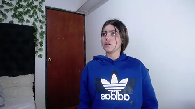 Snapshot of isabel_09 chatting on November 5, 2025, 3:17 am isabel 09 online show from November 5, 2025, 3:17 am