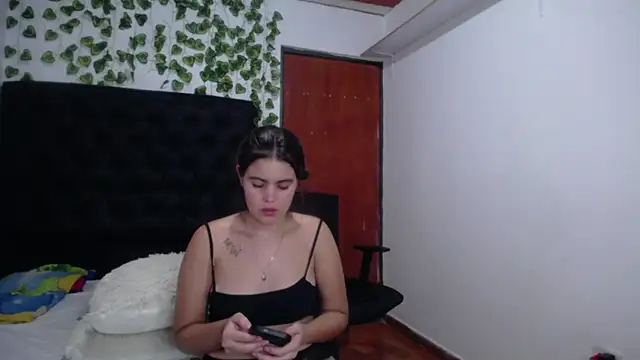 Snapshot of isabel_09 chatting on November 8, 2025, 3:34 pm isabel 09 online show from November 8, 2025, 3:34 pm