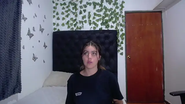 Snapshot of isabel_09 chatting on November 15, 2025, 3:19 pm isabel 09 online show from November 15, 2025, 3:19 pm