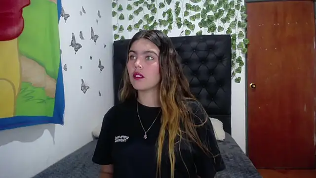 Snapshot of isabel_09 chatting on December 16, 2025, 2:49 am isabel 09 online show from December 16, 2025, 2:49 am