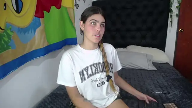 Snapshot of isabel_09 chatting on January 14, 2026, 3:01 am isabel 09 online show from January 14, 2026, 3:01 am