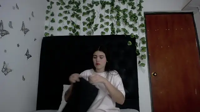 isabel 09 online show from April 6, 2026, 12:28 pm