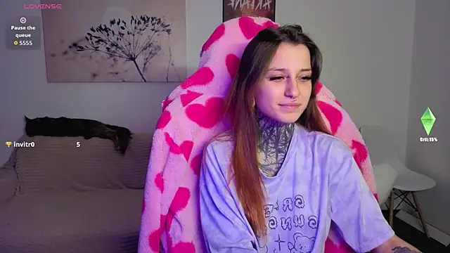 LilithPoison online show from September 18, 2025, 5:26 pm