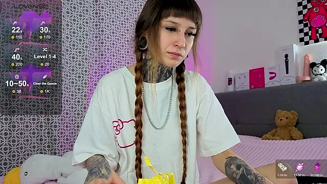 LilithPoison online show from January 14, 2026, 6:02 pm