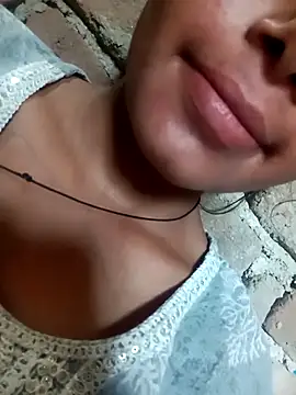 Aaisha-16 online show from April 6, 2026, 4:46 am