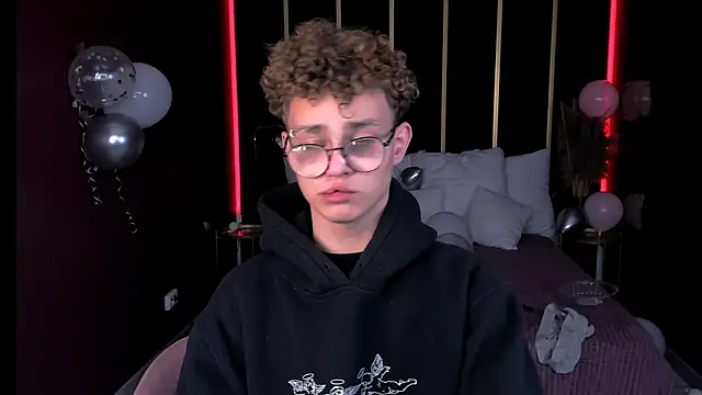 NathanCurl online show from October 21, 2025, 7:36 pm