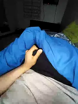 Snapshot of Alecumload chatting on September 21, 2025, 2:24 am Alecumload online show from September 21, 2025, 2:24 am