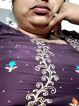 Mmm143 online show from September 30, 2025, 4:34 pm