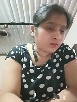 aliya-jaan71 online show from May 13, 2026, 6:27 pm