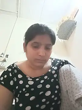 aliya-jaan71 online show from May 15, 2026, 7:04 am