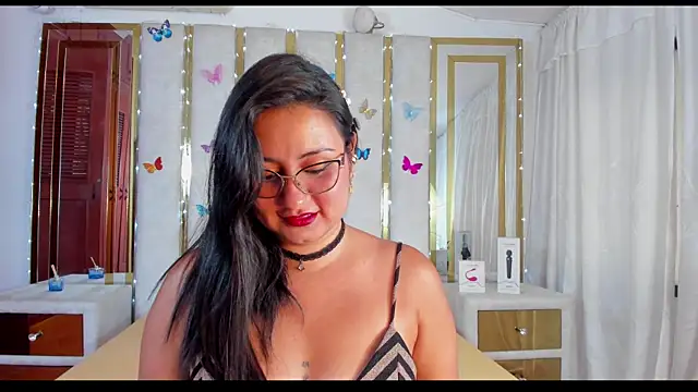 Snapshot of Luna021_1 chatting on September 15, 2025, 7:47 pm Luna021 1 online show from September 15, 2025, 7:47 pm