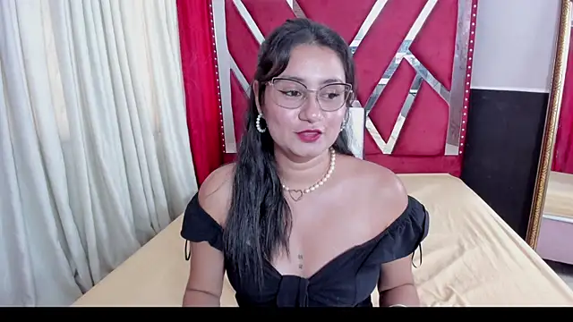 Snapshot of Luna021_1 chatting on September 23, 2025, 7:06 pm Luna021 1 online show from September 23, 2025, 7:06 pm