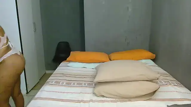 Lillyan N online show from March 18, 2026, 8:28 am