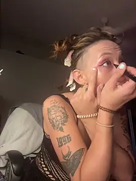 Snapshot of darnette_daisy chatting on November 1, 2025, 2:35 am darnette daisy online show from November 1, 2025, 2:35 am