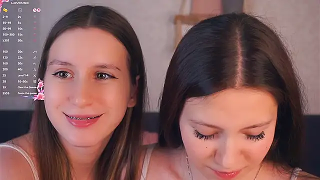 GabrielleLynchard online show from December 2, 2025, 8:48 pm