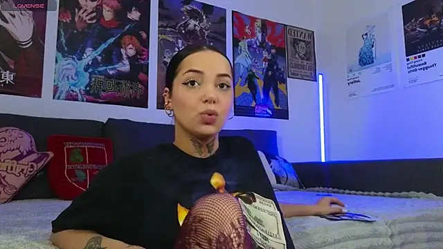 KiraQuinn1 online show from September 29, 2025, 2:44 pm