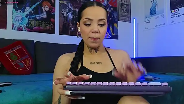 KiraQuinn1 online show from October 15, 2025, 3:01 pm