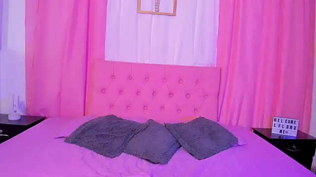 Nova Luv  online show from October 13, 2025, 2:39 pm