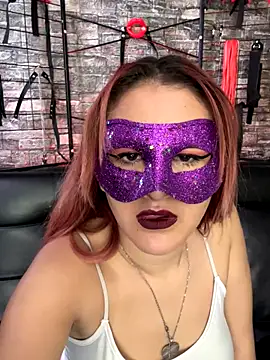 Snapshot of Leiila_Fire chatting on September 19, 2025, 7:14 pm Leiila Fire online show from September 19, 2025, 7:14 pm