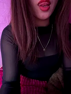 Moon pusy online show from January 7, 2026, 1:24 pm