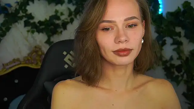 ShyySiren online show from November 27, 2025, 8:38 am