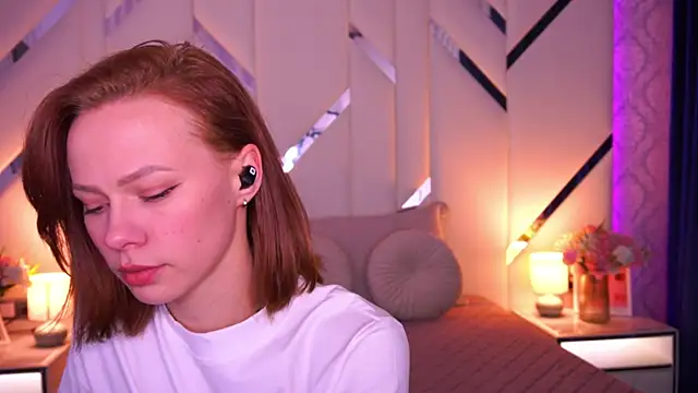 ShyySiren online show from March 28, 2026, 1:54 pm