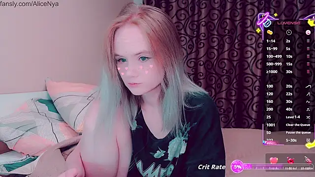 Snapshot of AliceNya_cute chatting on October 12, 2025, 4:33 am AliceNya cute online show from October 12, 2025, 4:33 am