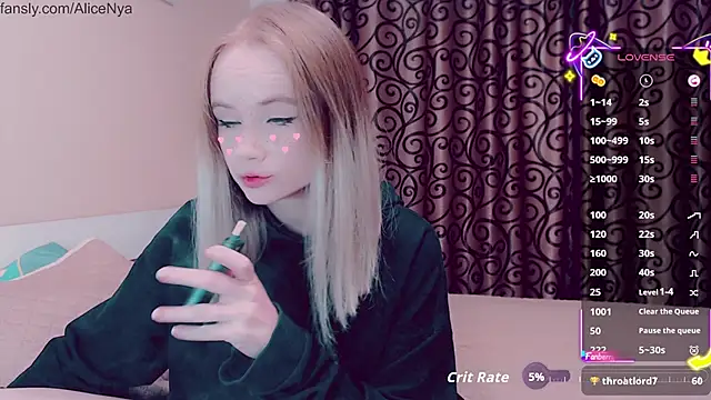 Snapshot of AliceNya_cute chatting on October 24, 2025, 4:53 am AliceNya cute online show from October 24, 2025, 4:53 am