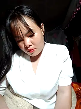 emilyzz online show from March 3, 2026, 1:39 pm