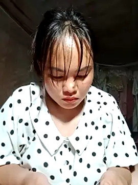 emilyzz online show from April 7, 2026, 12:05 pm