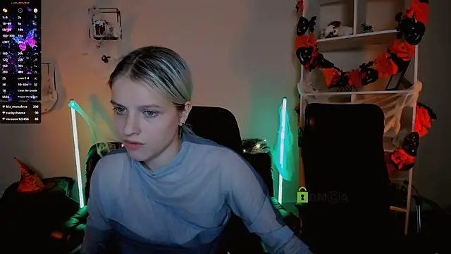 Snapshot of kaela_spell_ chatting on October 20, 2025, 10:54 pm kaela spell  online show from October 20, 2025, 10:54 pm