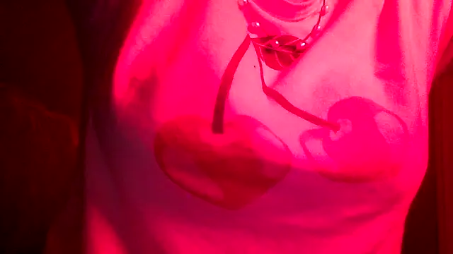 Snapshot of Texxaspearl chatting on February 18, 2026, 11:06 am Texxaspearl online show from February 18, 2026, 11:06 am